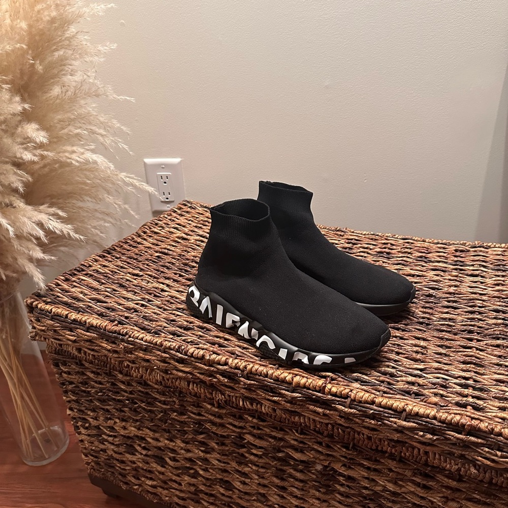 BALENCIAGA GRAFFITI SOLE SPEED RUNNER
